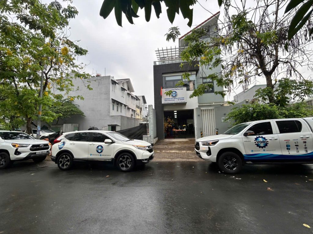 Phía trước văn phòng YORI